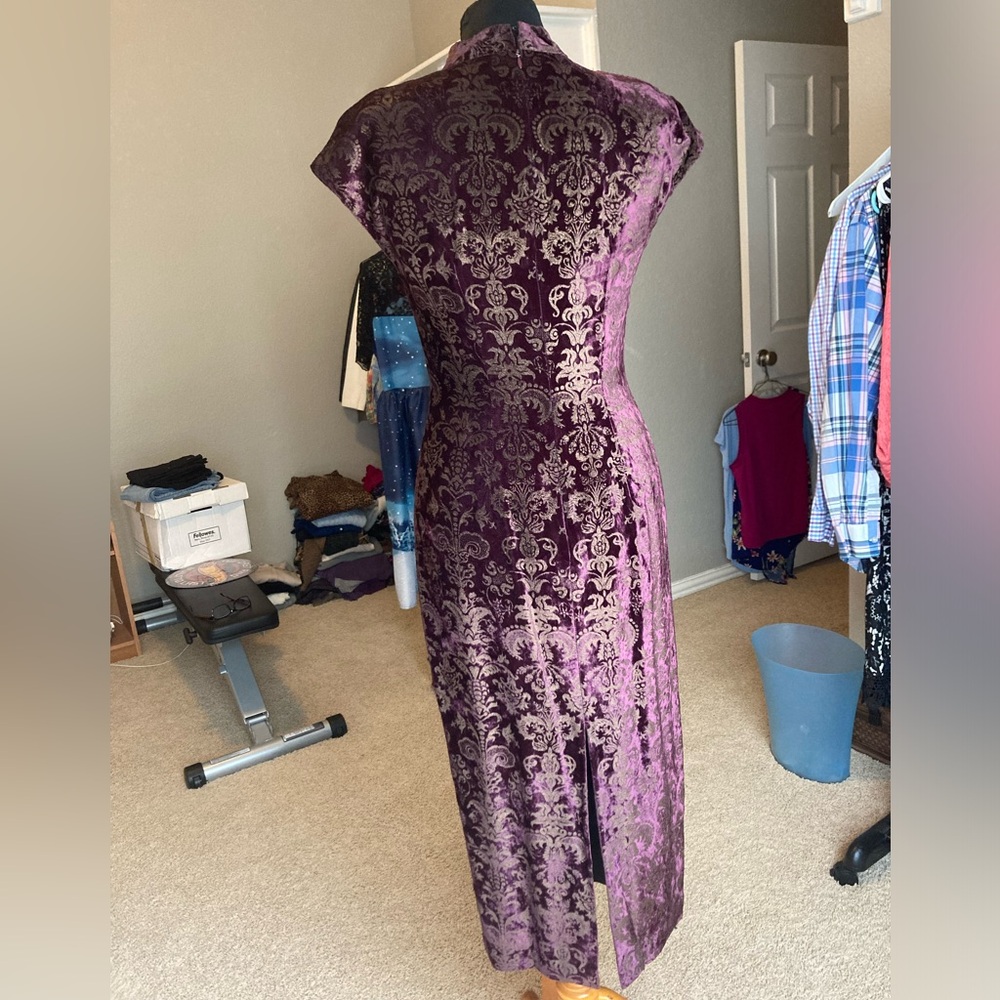 VINTAGE!! Carole Little deep purple and gold velvet sheath dress, size 4 - Picture 5 of 13